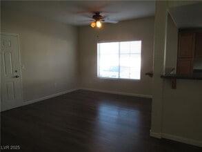833 Aspen Peak Loop in Henderson, NV - Building Photo - Building Photo