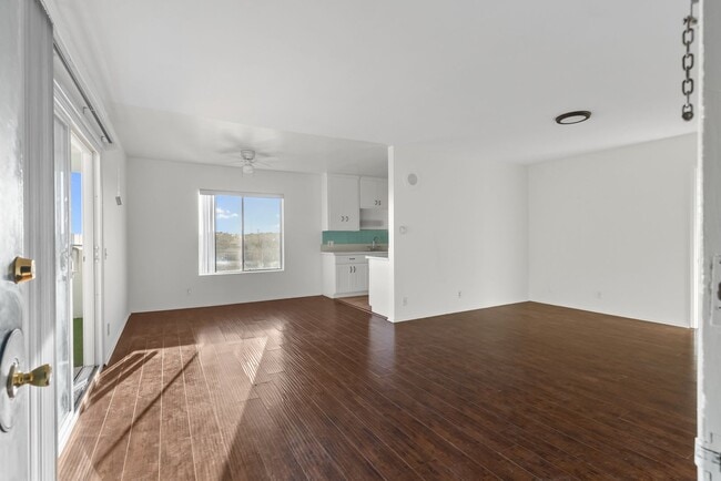 property at 809 Edgewood St