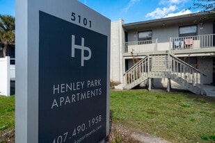 Henley Park Apartments in Orlando, FL - Building Photo
