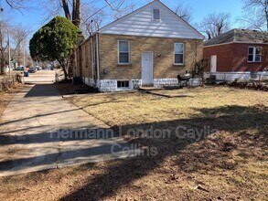 241 Henquin Dr in Ferguson, MO - Building Photo - Building Photo