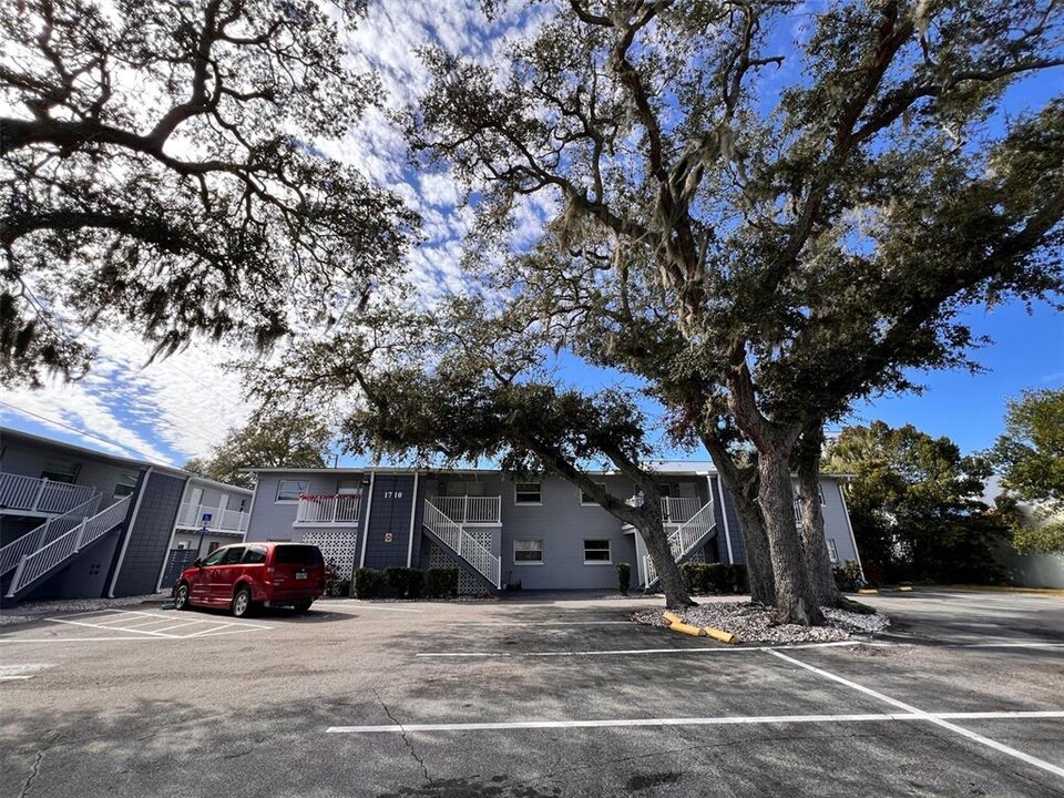 1710 S Washington Ave in Titusville, FL - Foto de edificio