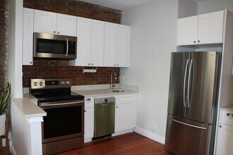 320 Warren St, Unit 320 Warren Street in Boston, MA - Building Photo - Building Photo