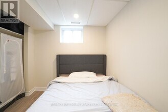 52 Sandown Ave in Toronto, ON - Building Photo - Building Photo