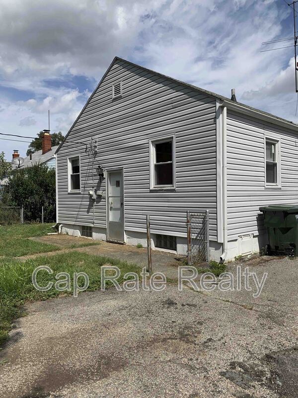 2237 Parkwood Ave in Columbus, OH - Foto de edificio - Building Photo
