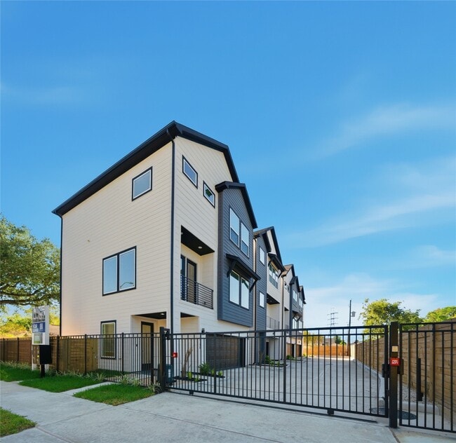 property at 10929 Ivyridge Rd