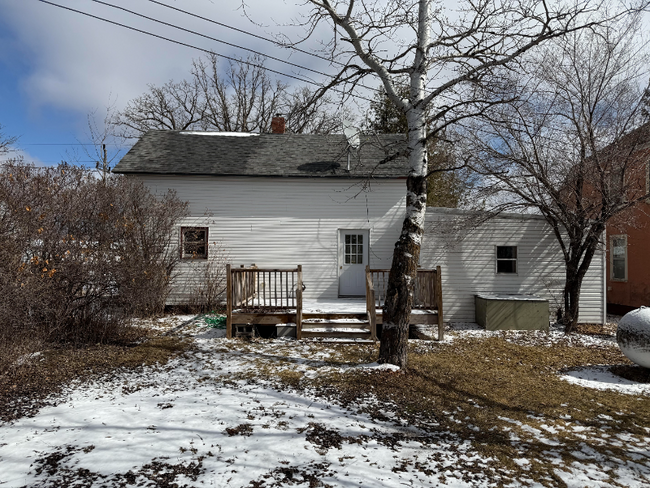 805 Main St in Karlstad, MN - Building Photo - Building Photo