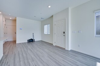7935 Aurora Sky St in North Las Vegas, NV - Building Photo - Building Photo