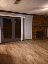 1108 Harwell Dr, Unit Cloisters Condominuns in Arlington, TX - Building Photo - Building Photo