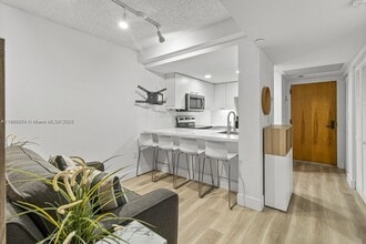 2801 Florida Ave, Unit 234 in Miami, FL - Building Photo - Building Photo