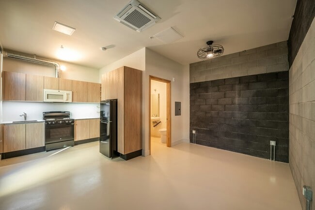 property at 1932 Kearney Ave