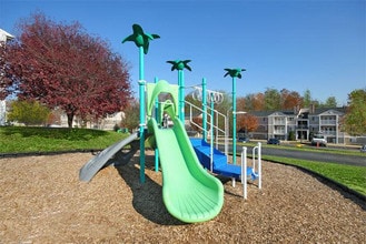 Meridian Bay Apartments in Woodbridge, VA - Building Photo - Building Photo