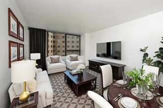 2800 N Lake Shore Dr, Unit #911 in Chicago, IL - Building Photo - Building Photo