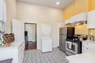 2721 General Taylor St in New Orleans, LA - Building Photo - Building Photo