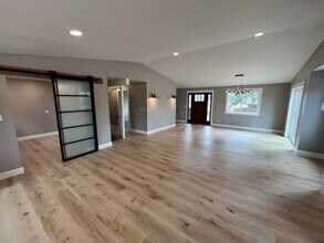 61151 Parrell Rd in Bend, OR - Building Photo - Building Photo