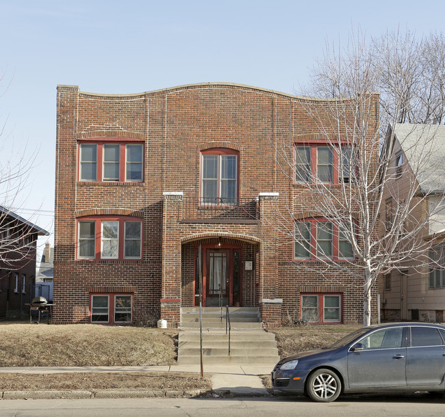 1151 Grand Ave in St. Paul, MN - Foto de edificio - Building Photo