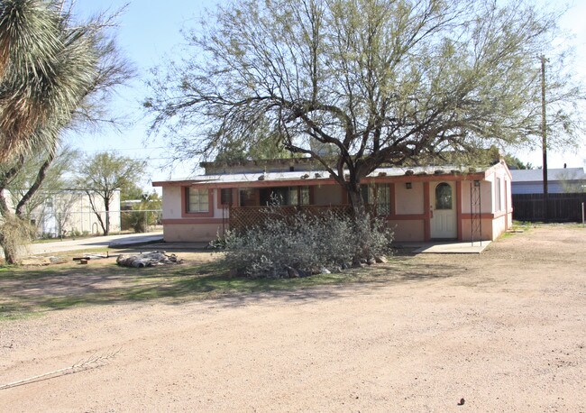 Trails West Mobile Home Park in Apache Junction, AZ - Building Photo - Building Photo