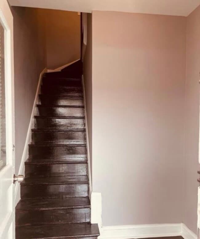 property at 1516 N Decker Ave