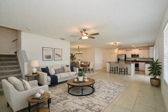 8530 41st Ave E in Palmetto, FL - Foto de edificio - Building Photo