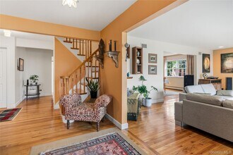 44 Sully Dr in Manhasset, NY - Building Photo - Building Photo
