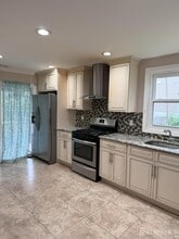 34 Fiat Ave in Iselin, NJ - Building Photo - Building Photo