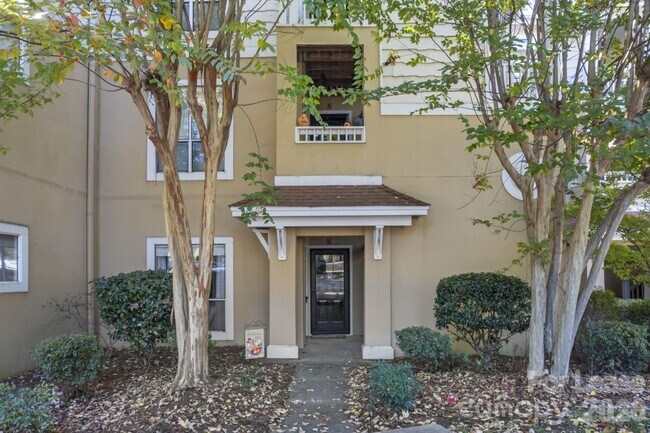 18009 Kings Point Dr in Cornelius, NC - Building Photo - Building Photo