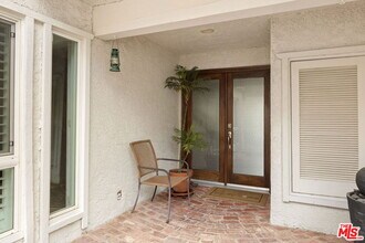 2484 Angelo Dr in Los Angeles, CA - Building Photo - Building Photo