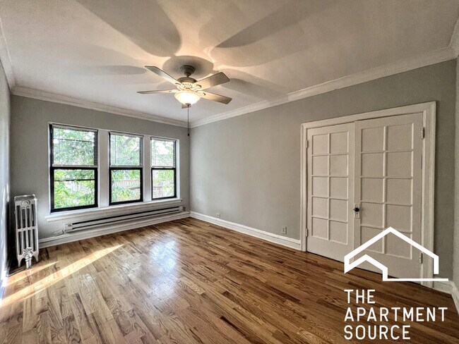 4616 N Paulina St, Unit 106