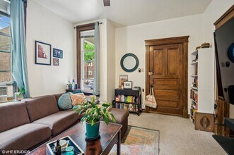 1410 W Cornelia Ave in Chicago, IL - Building Photo - Building Photo