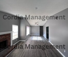 5541 Marbut Forest Way in Lithonia, GA - Building Photo - Building Photo
