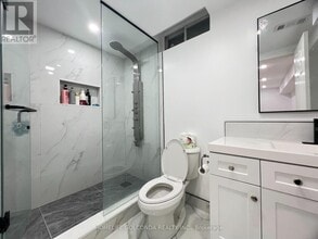 5404 Heritage Hills Blvd in Mississauga, ON - Building Photo - Building Photo
