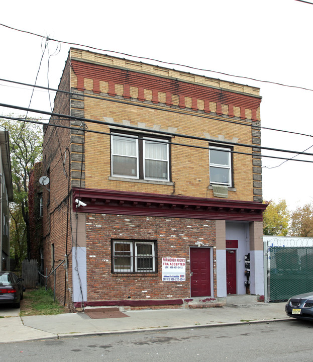 1023 Magnolia Ave in Elizabeth, NJ - Building Photo