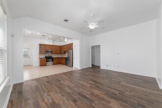 9338 Logans Run Ln in Houston, TX - Building Photo - Building Photo