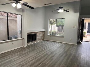 533 Ranch Trail in Irving, TX - Building Photo - Building Photo