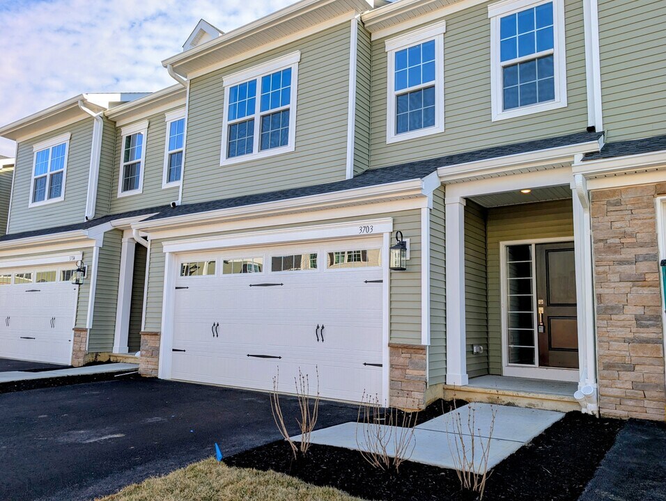 3703 Jordan Dr in West Windsor Township, NJ - Building Photo