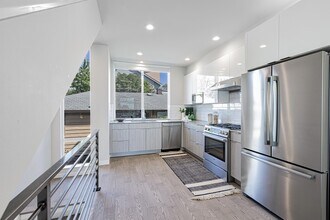 1306 NW 67th St in Seattle, WA - Building Photo - Building Photo