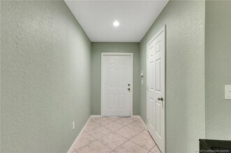 2778 SE Birmingham Dr in Stuart, FL - Building Photo - Building Photo