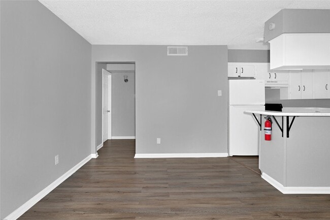 property at 1200 Carolyn Ct