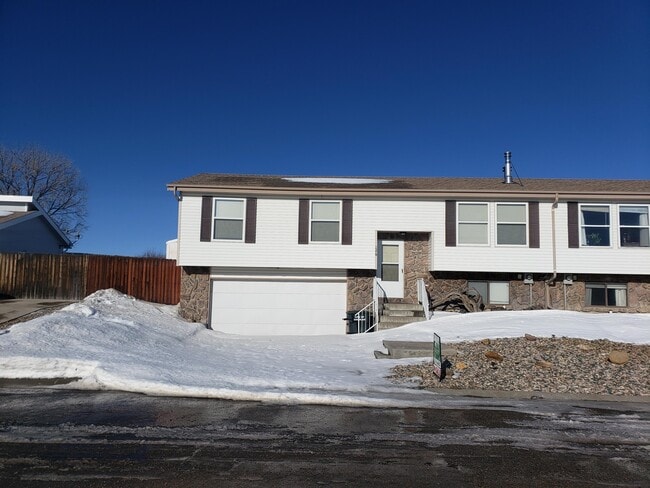 property at 1370 N Riverbend Dr