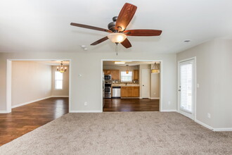 11909 Aubreywood Dr in Charlotte, NC - Building Photo - Building Photo