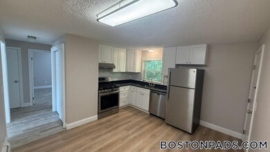 95-101 Upton St., Unit 95-C in Grafton, MA - Foto de edificio - Building Photo