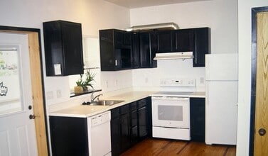 8385 Geneva St, Unit #2 in Interlaken, NY - Building Photo - Building Photo