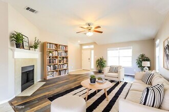 610 Point Meadow in San Antonio, TX - Building Photo - Building Photo