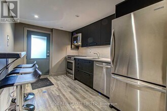 671 Dufferin St in Toronto, ON - Building Photo - Building Photo