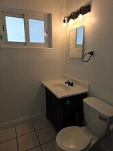 1034 NW 1st Ave, Unit 1 in Fort Lauderdale, FL - Foto de edificio - Building Photo