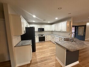 404 E 9th St in Grove, OK - Building Photo - Building Photo