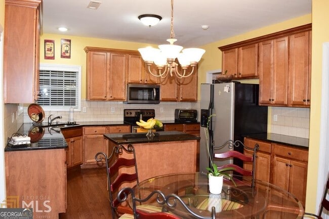 45 Greenview Dr in Newnan, GA - Building Photo - Building Photo