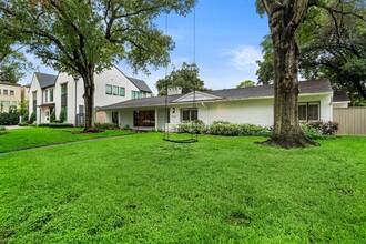 4702 Banning Dr in Houston, TX - Building Photo - Building Photo