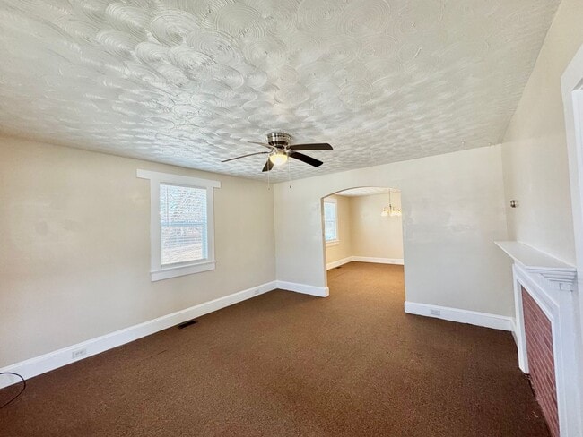 411 W Atlantic St in South Hill, VA - Building Photo - Building Photo