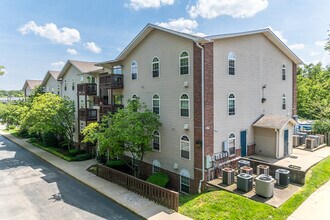 1081 S Broadway in Lexington, KY - Building Photo - Building Photo