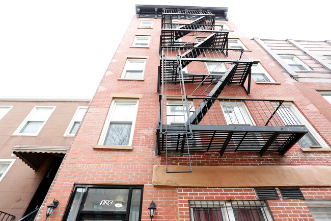 326 Sackett Street in Brooklyn, NY - Foto de edificio - Building Photo